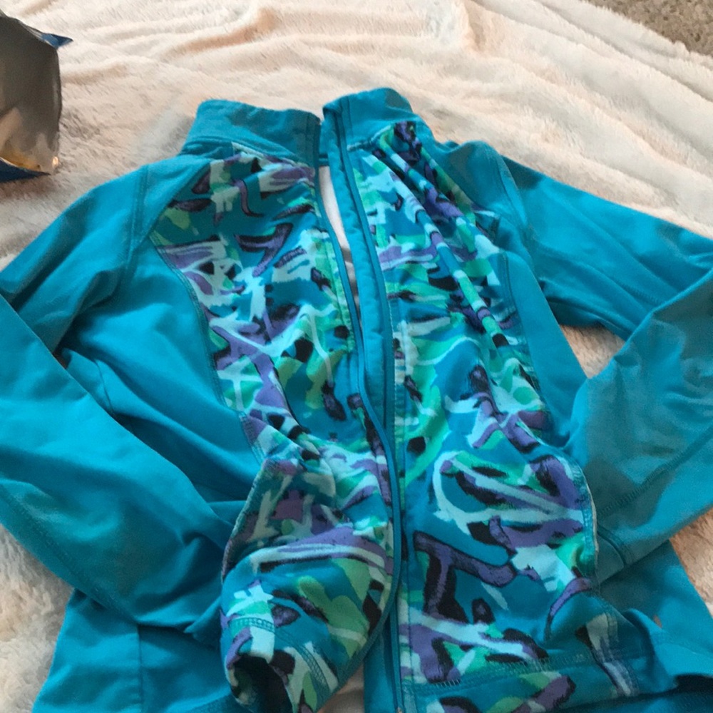 Blue green and purple jacket-4 pockets thumb hole